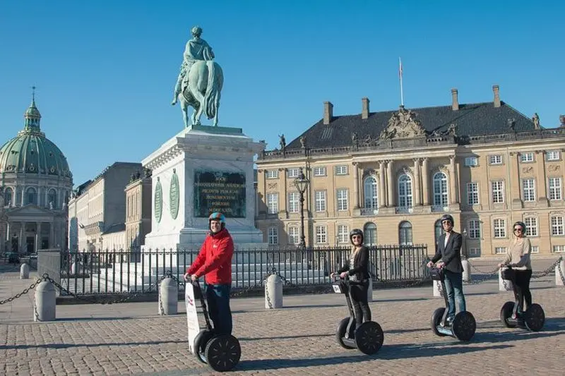 Segway Tours Copenhague w. Guide & Service de conciergerie. 2 heures +