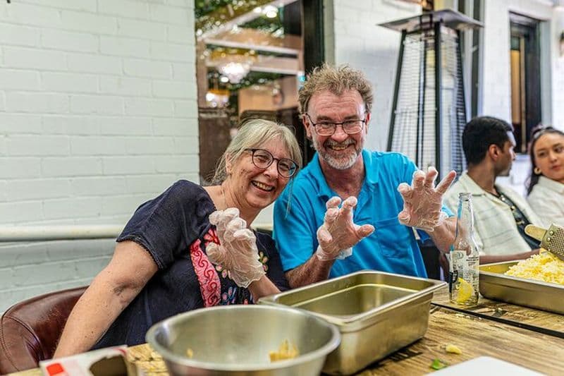Cours de cuisine au mosa et aux gorgées à Little India