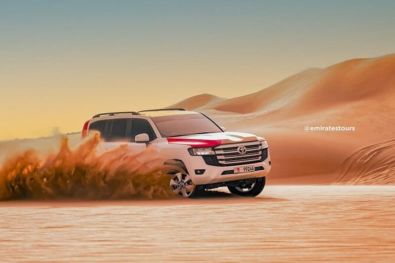 Billet Safari dans le désert en soirée à Abu Dhabi barbecue, promenade à dos de chameau, divertissements