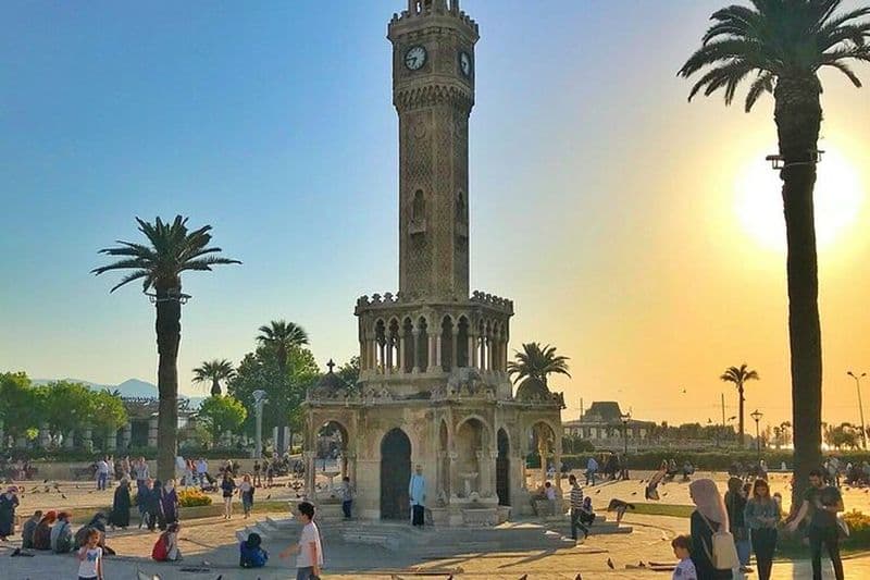 Billet Visite de la ville d'Izmir avec la place de la République de Kordonboyu, la place Konak, la tour de l'horloge, le bazar de Kemeralti et Karsiyaka
