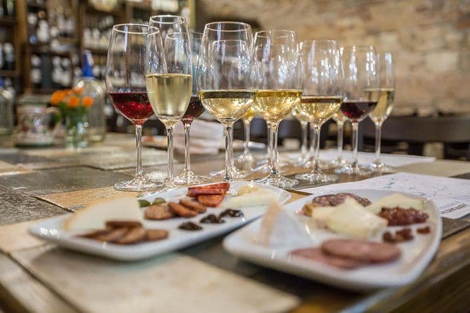 Dégustation de vin, fromage et charcuterie à Budapest