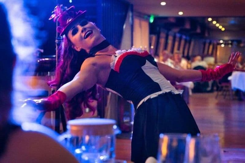 Sharm el Sheikh Night Boat party avec dîner et spectacle de danse du ventre