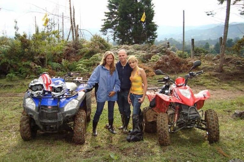 Aventure privée d'une journée complète en tyrolienne, en VTT et à cheval au départ de Medellín