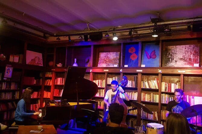 Visite nocturne à pied et spectacle de jazz en direct à Buenos Aires