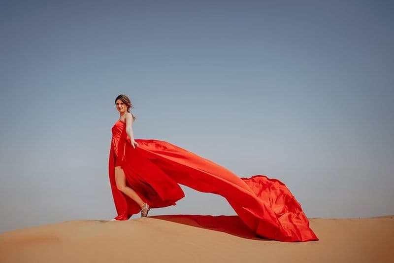 Dubaï : une tenue volante avec photographie et activités passionnantes dans les dunes