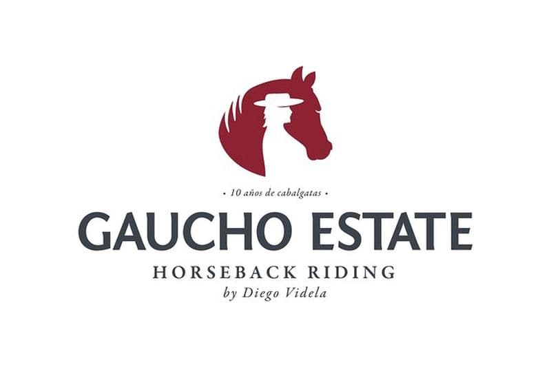 Équitation au coucher du soleil