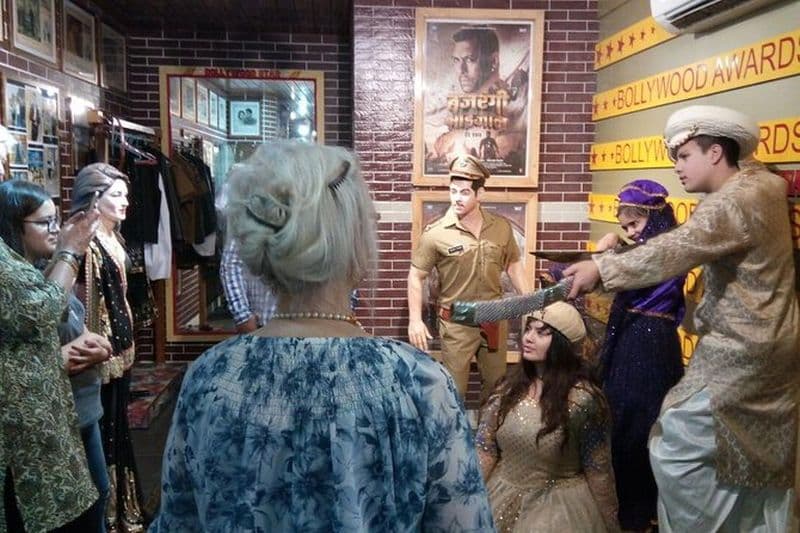 Billet Visite d'une demi-journée à Bollywood avec OPTION DANSE.