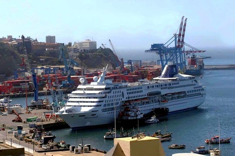 Transfert au port de San Antonio avant la croisière avec visite à Valparaiso et Casablanca