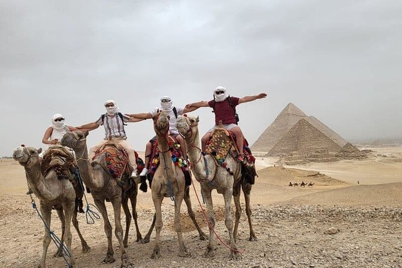 Visite d'une journée des pyramides du Caire en avion - Petit groupe