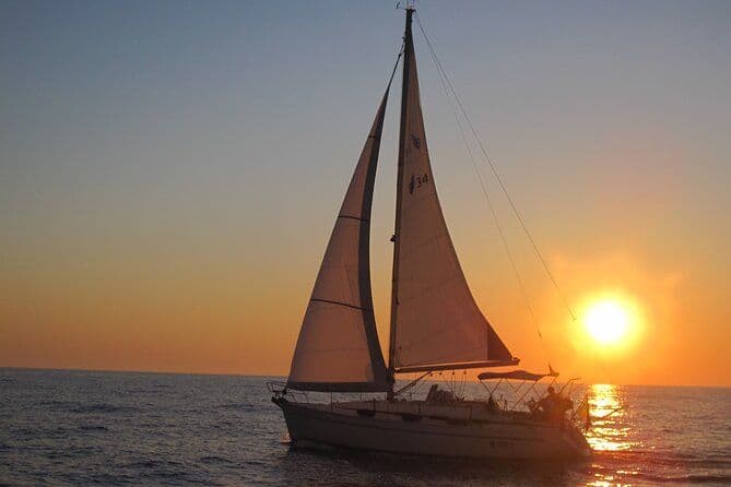 Croisière à la voile à Bari à la recherche des dauphins
