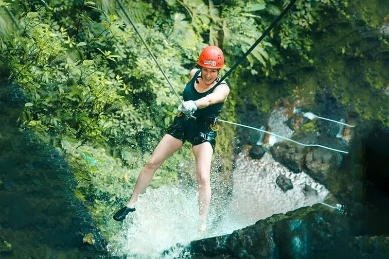 Canyoning dans le canyon perdu, Costa Rica