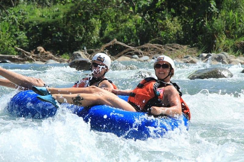 Rivière Tubing Adventure Whitewater Classe II +