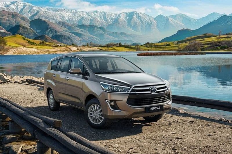 Billet Innova To et Fro Pvt. Transfert aéroport de Srinagar / Lac Dal