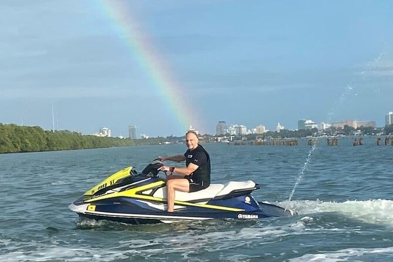 South Beach Jet Ski Rental quitte Bayside Marketplace