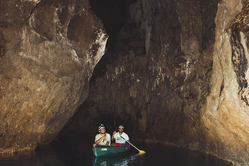 Canoë-kayak à Barton Creek Cave