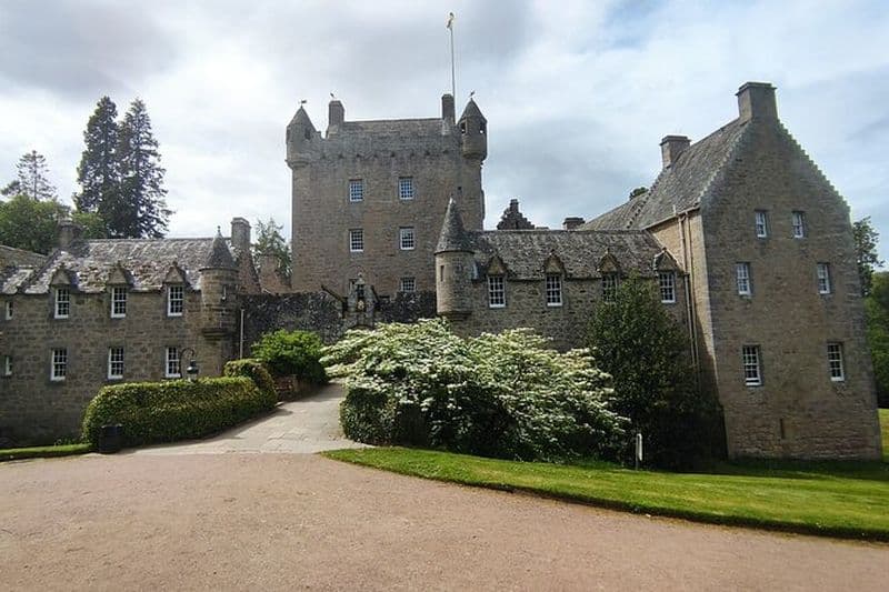 Invergordon Shore Excursion Cawdor Castle Battlefield Clavacairns