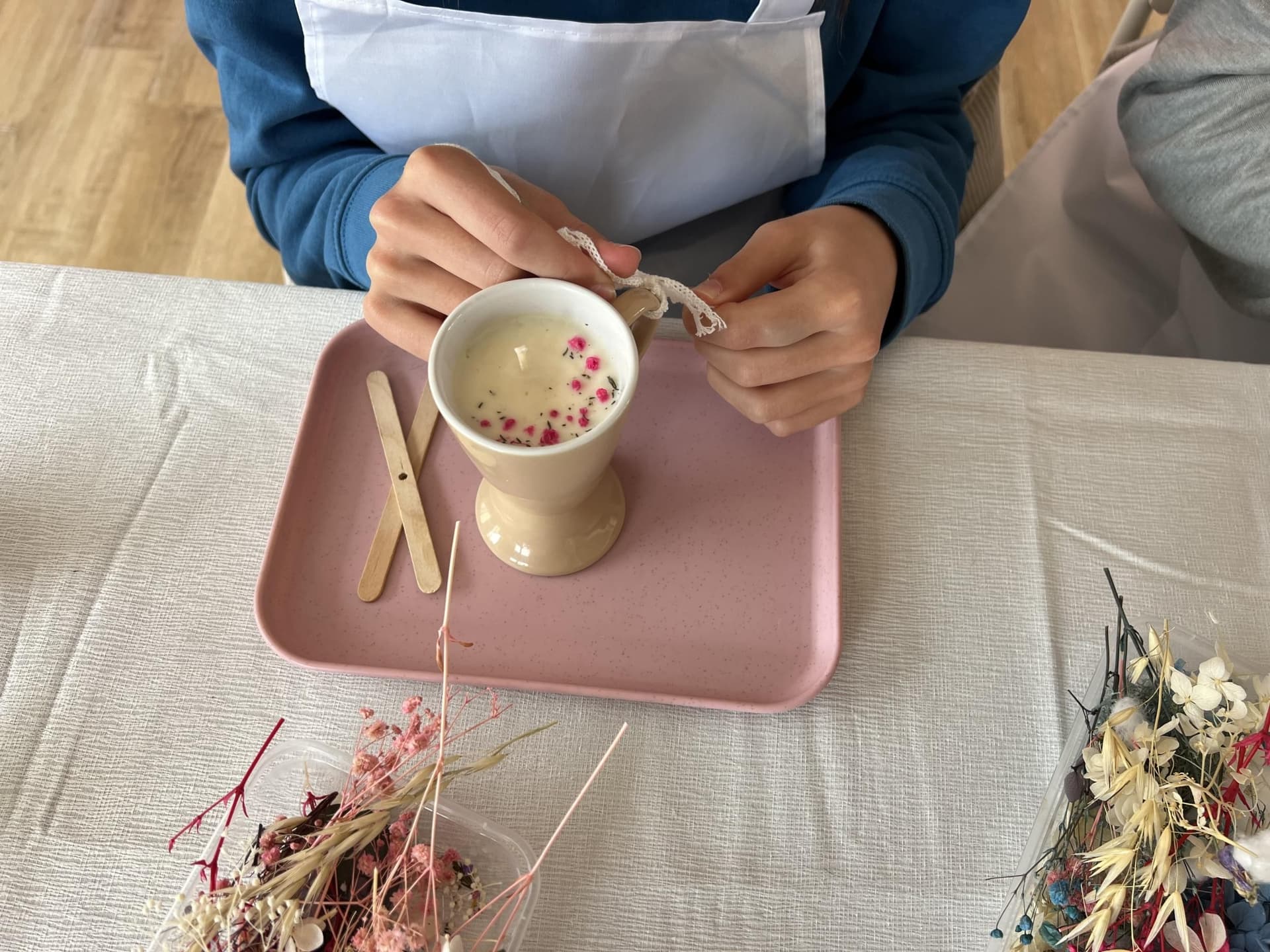 Réalisez votre bougie fleurie